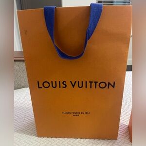 Medium LV shopping bag